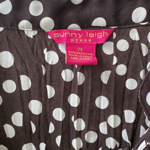 🤎⚪️ Sunny Leigh Macy’s Crinkly Ruffled Trim Button Blouse Brown/White Polka Dot - Picture 6 of 14